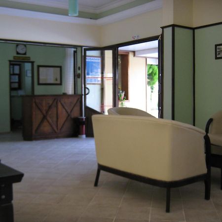Oya Family Suites Кушадасъ Екстериор снимка