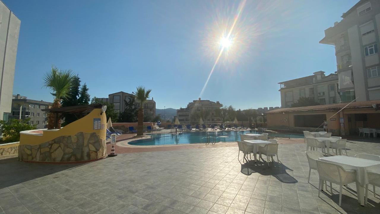 Oya Family Suites Кушадасъ Екстериор снимка