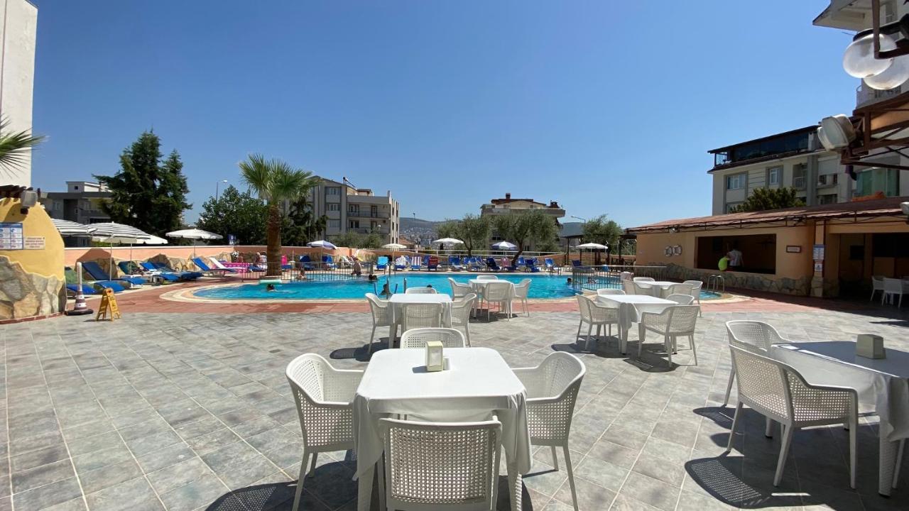 Oya Family Suites Кушадасъ Екстериор снимка