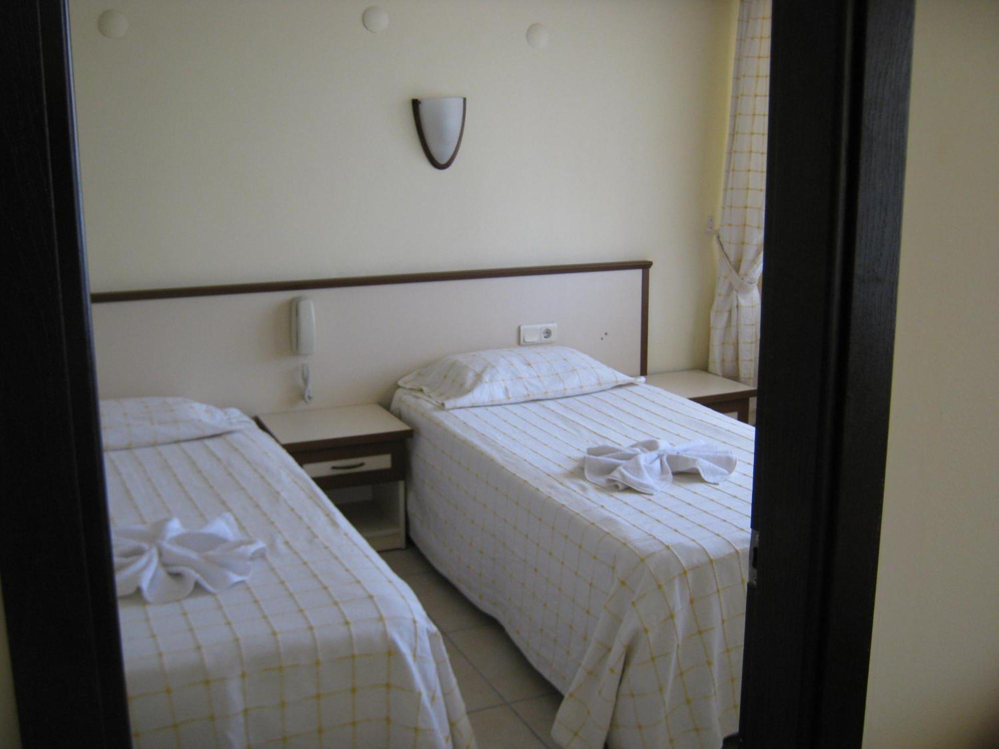 Oya Family Suites Кушадасъ Екстериор снимка