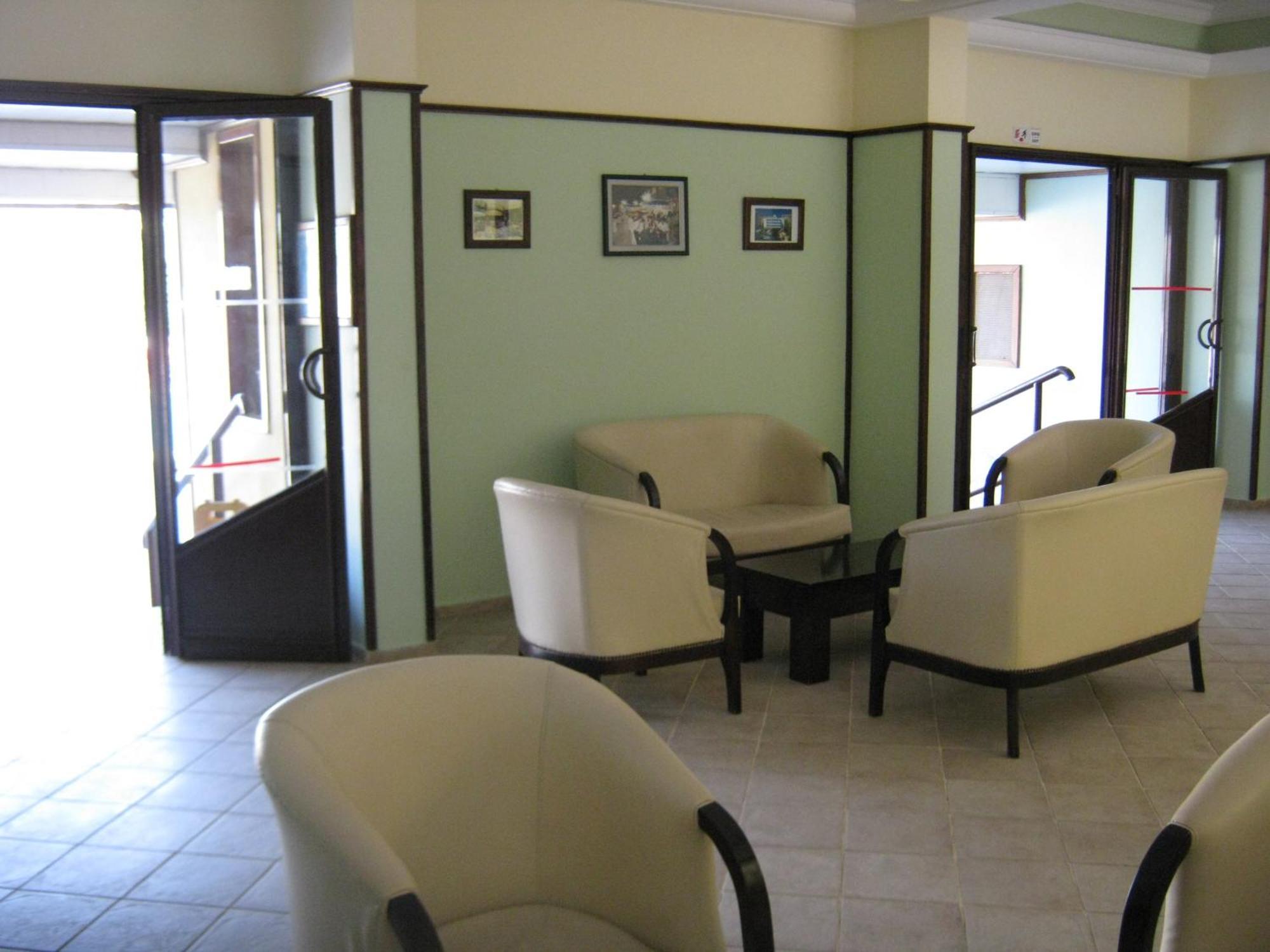 Oya Family Suites Кушадасъ Екстериор снимка
