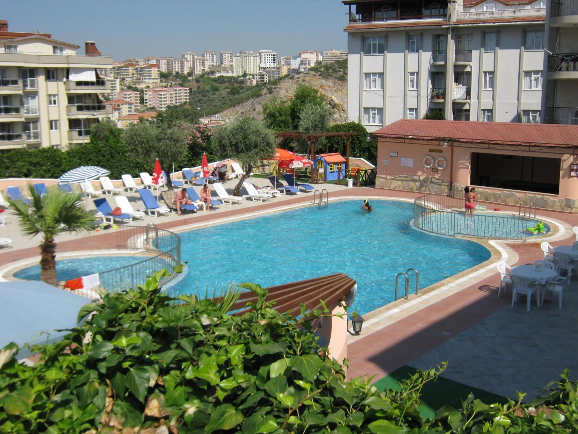 Oya Family Suites Кушадасъ Екстериор снимка