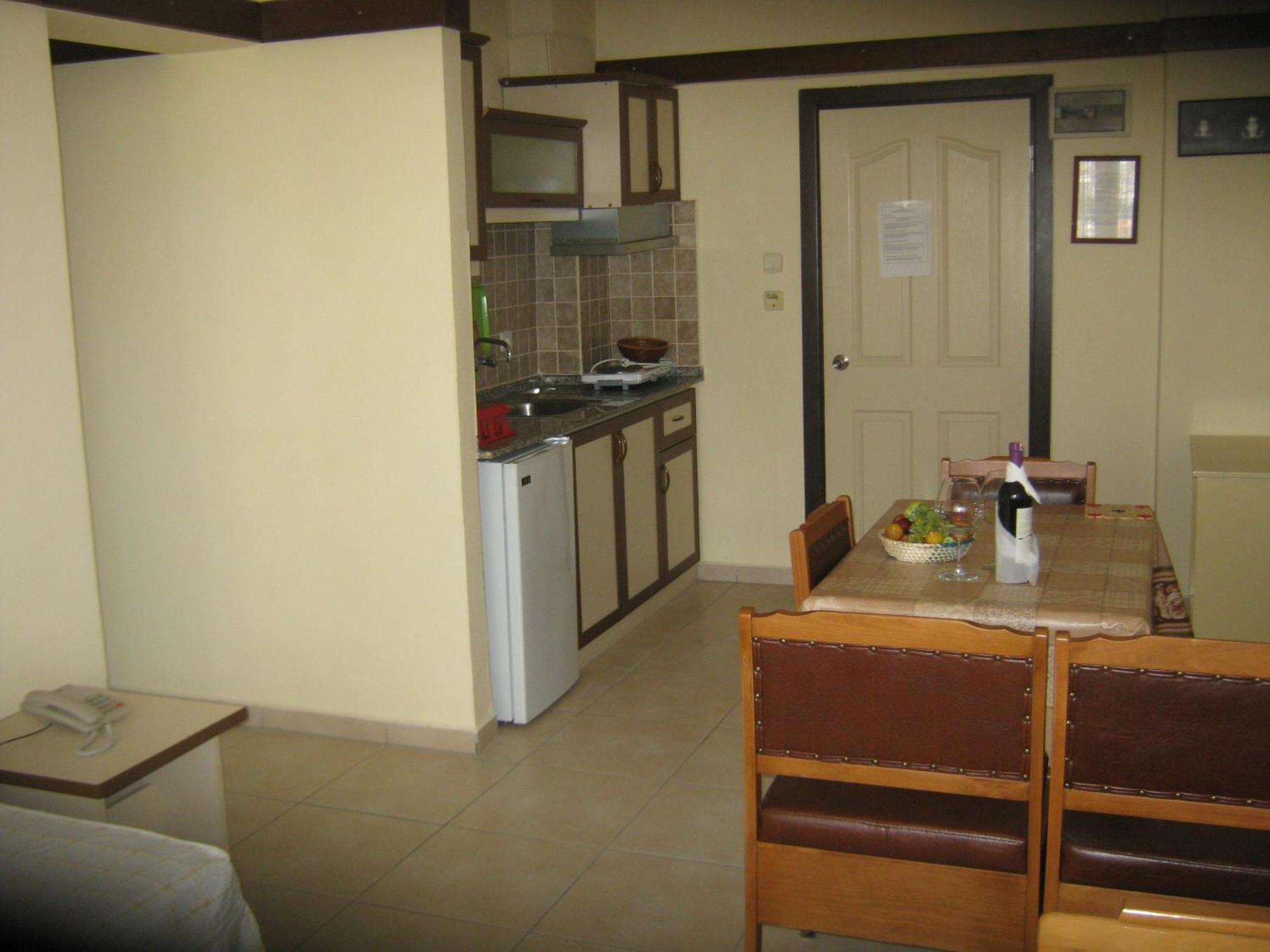 Oya Family Suites Кушадасъ Екстериор снимка