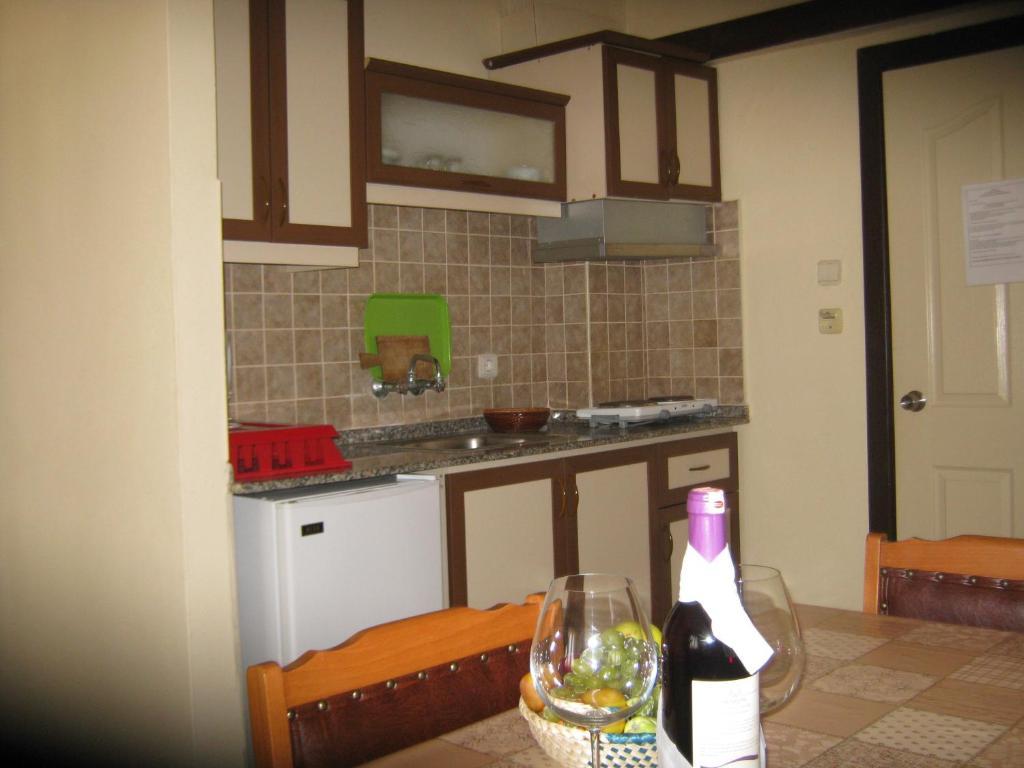 Oya Family Suites Кушадасъ Стая снимка