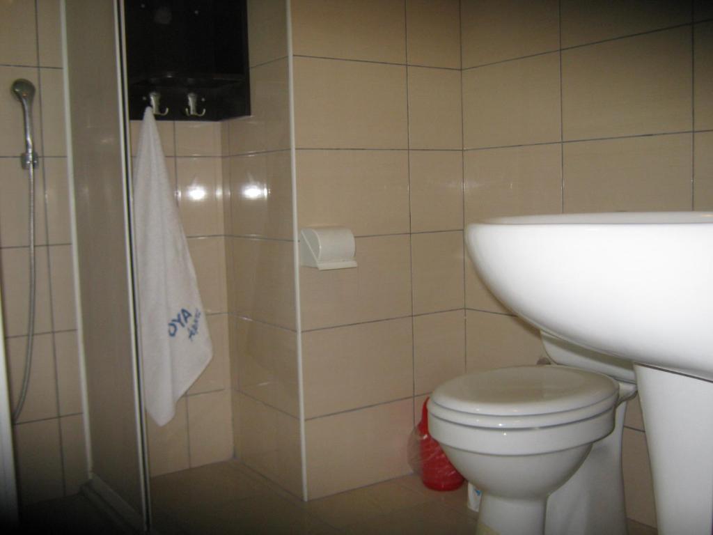 Oya Family Suites Кушадасъ Стая снимка