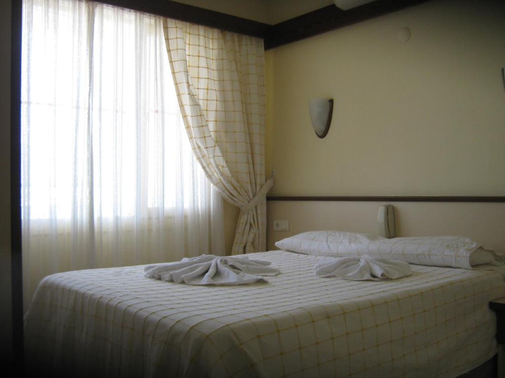 Oya Family Suites Кушадасъ Стая снимка