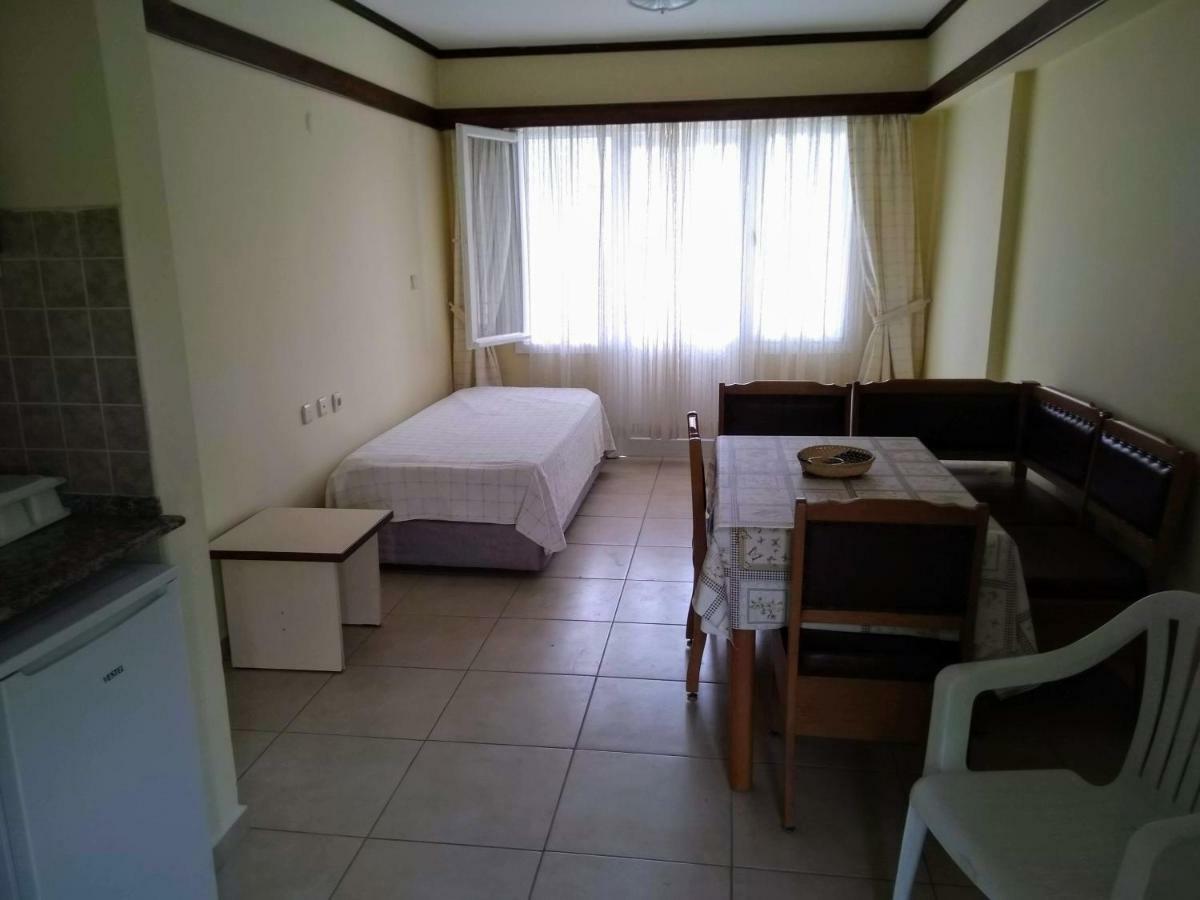 Oya Family Suites Кушадасъ Екстериор снимка