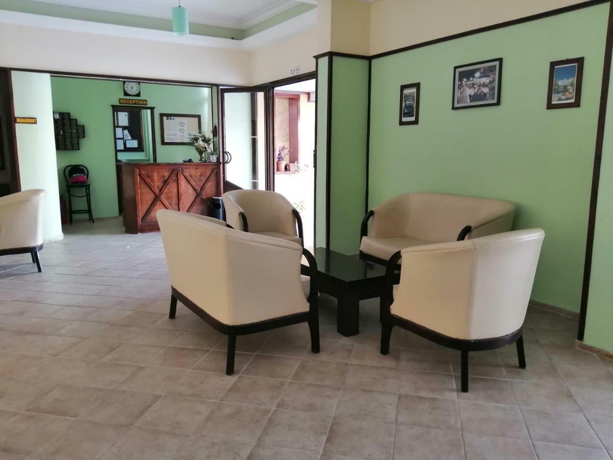 Oya Family Suites Кушадасъ Екстериор снимка